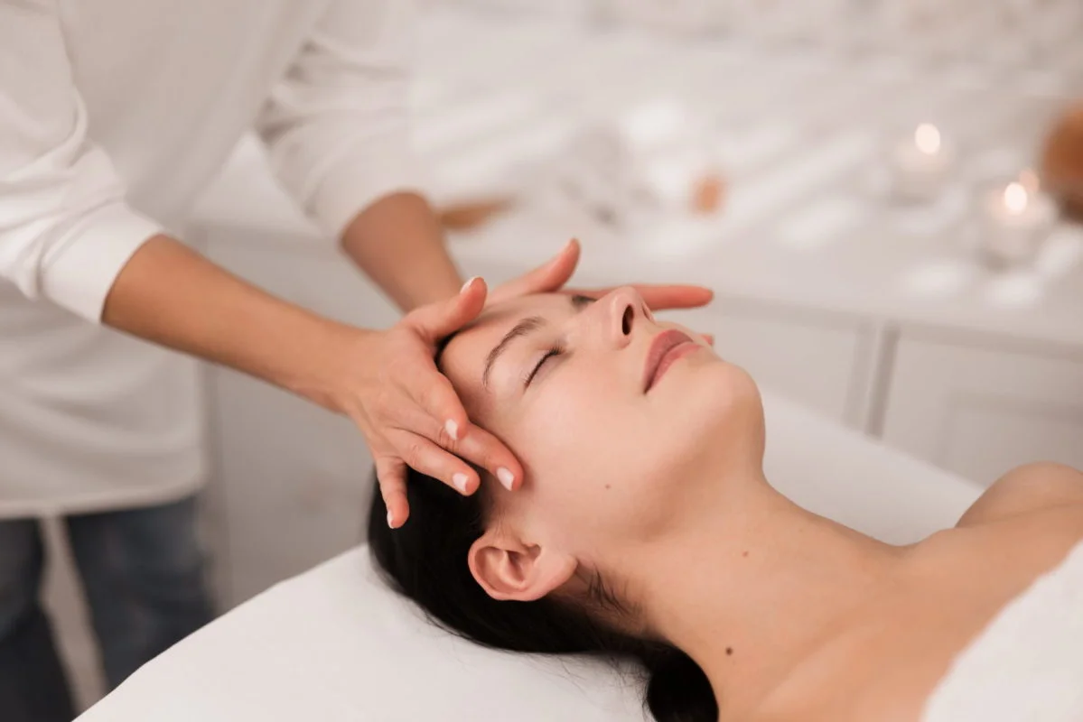 Абонемент на классический массаж лица